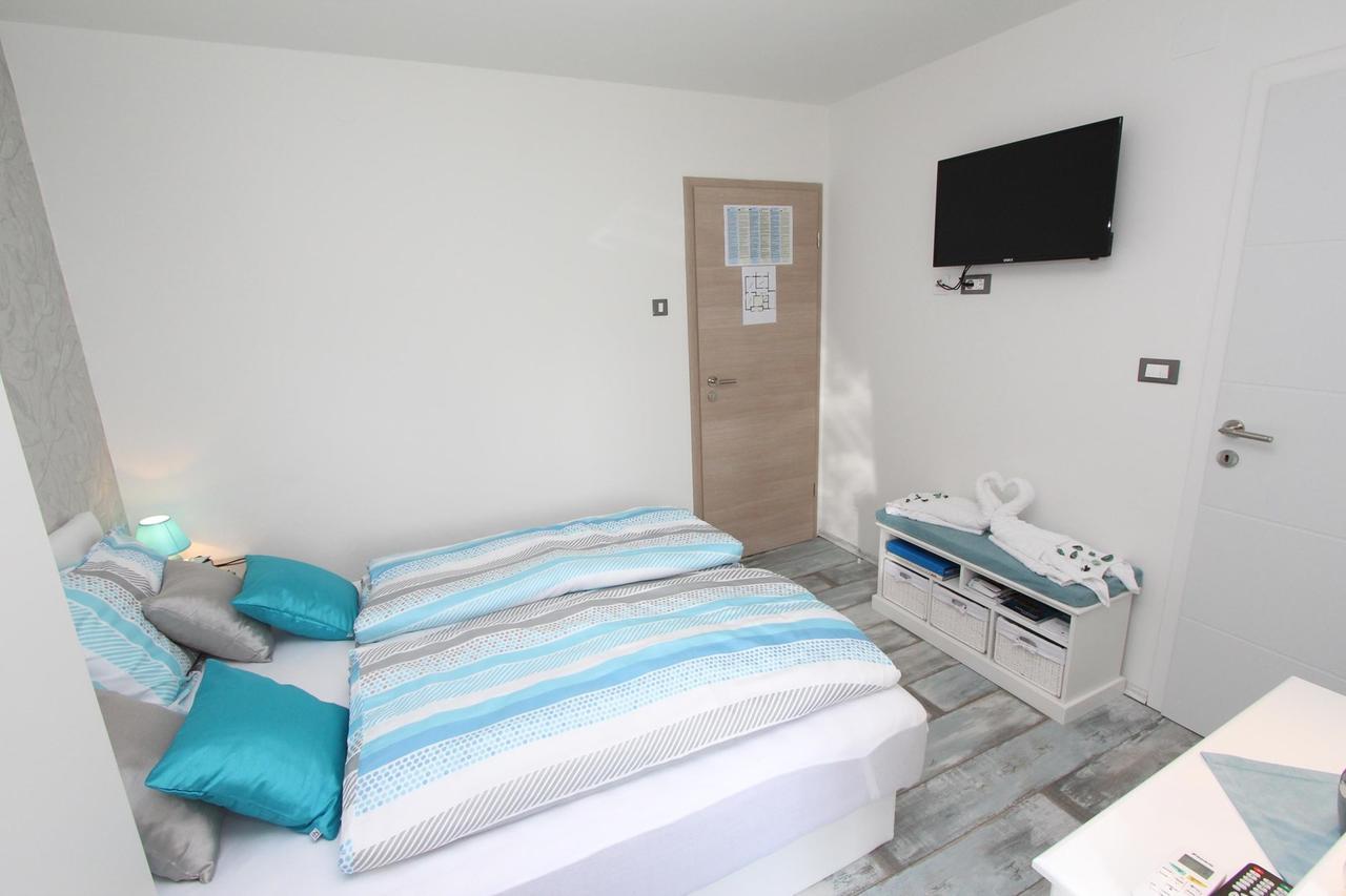 Studio Orhidea Blu โรวีน ภายนอก รูปภาพ