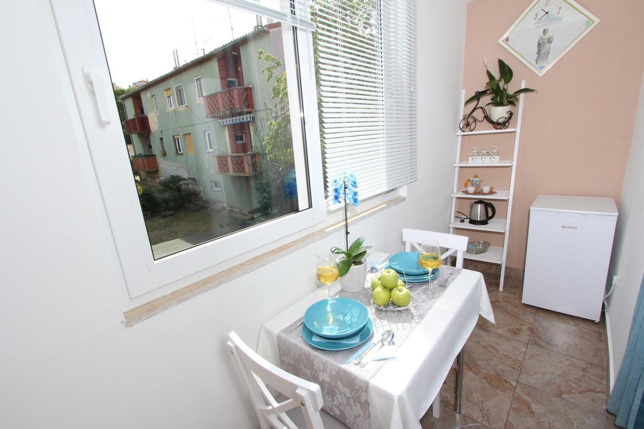 Studio Orhidea Blu โรวีน ภายนอก รูปภาพ